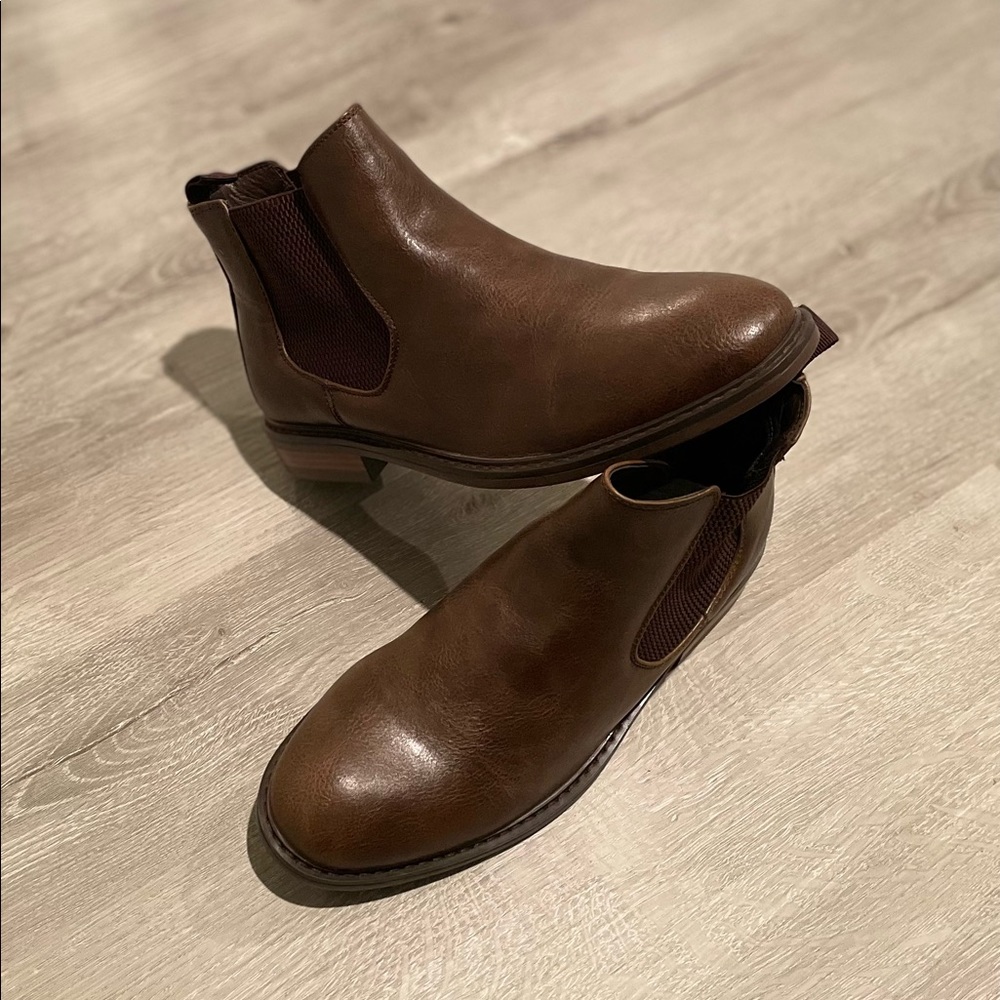 NWT Kids Boots